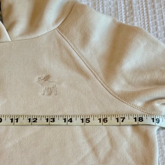 NWT Abercrombie&Fitch  "Ezra Fitch" Lux Hoodie,  Beaded Velvet Trim Size M - Picture 8 of 8